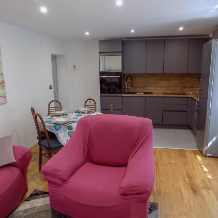 Oriella Apartmans And Room Novigrad  Exterior photo