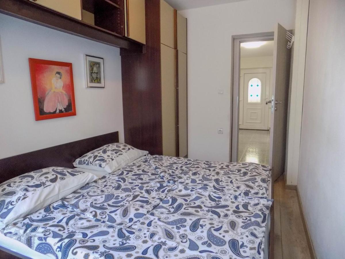 Oriella Apartmans And Room Novigrad  Exterior photo