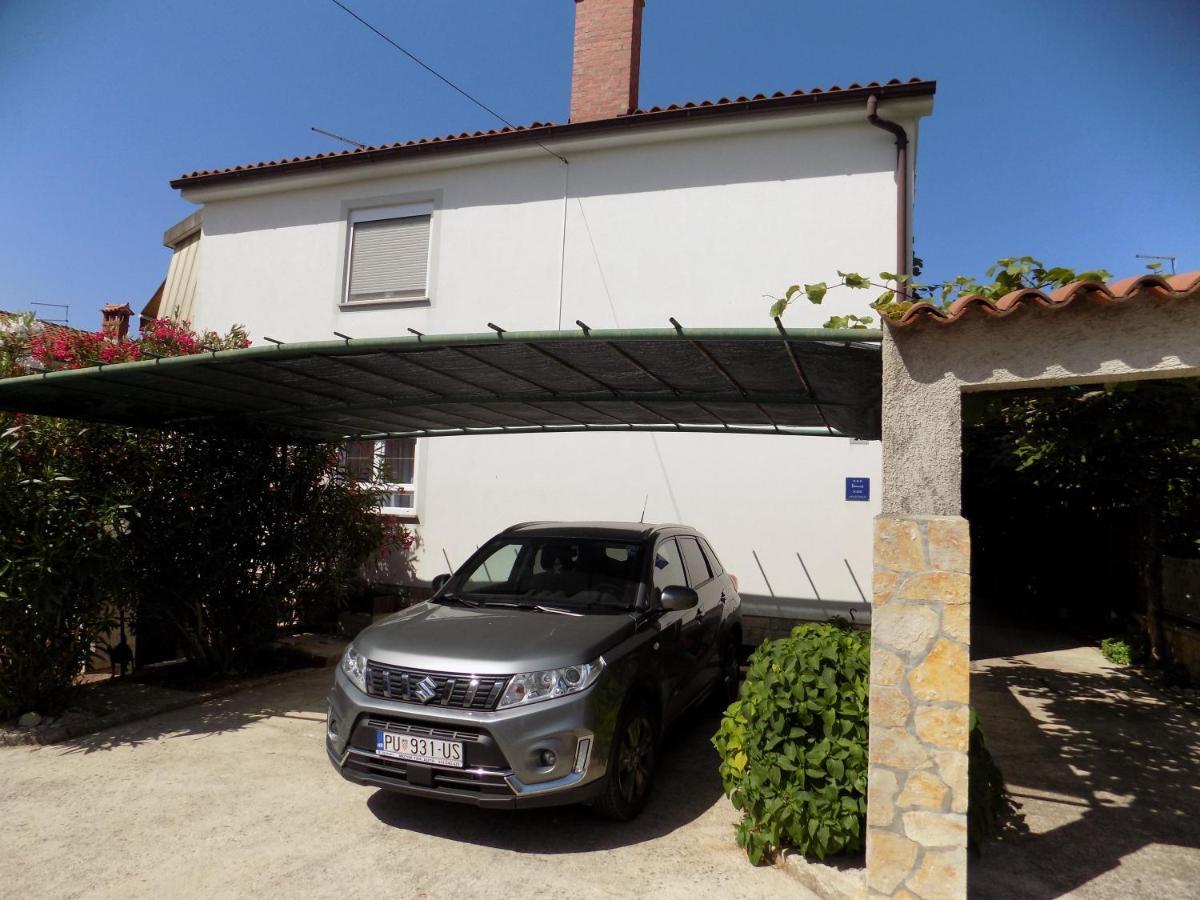 Oriella Apartmans And Room Novigrad  Exterior photo